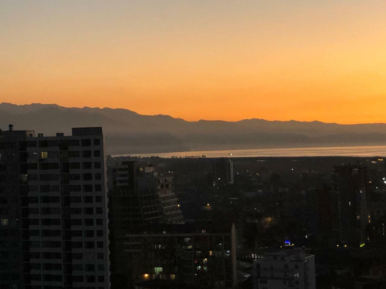 Cozy Bright Apartment With Amazing Sea View Batumi Ngoại thất bức ảnh